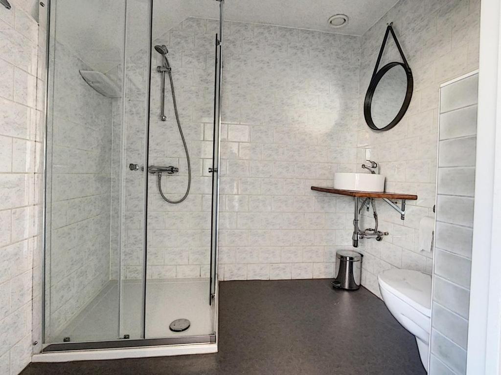 The Town Hotel Studios Appartments Zuidzande Buitenkant foto