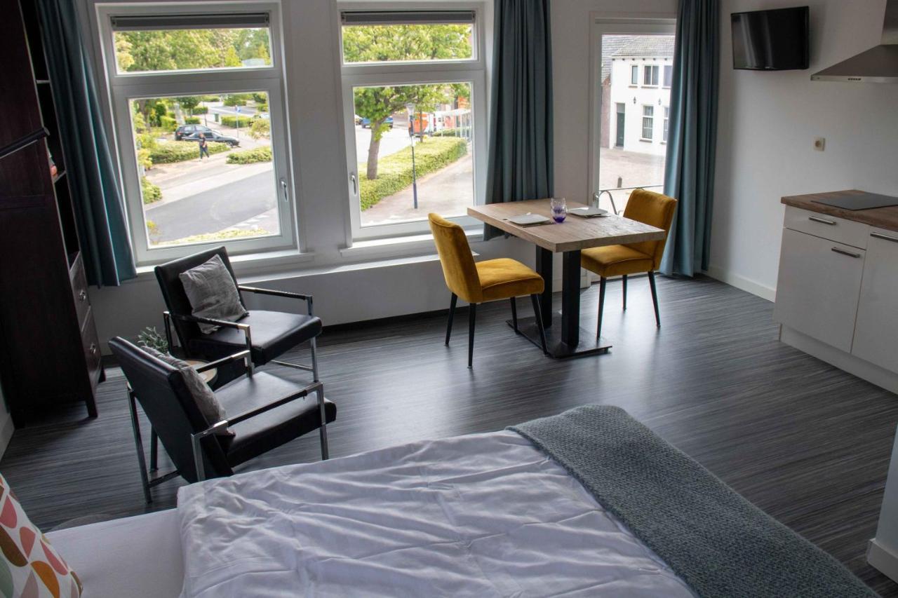 The Town Hotel Studios Appartments Zuidzande Buitenkant foto