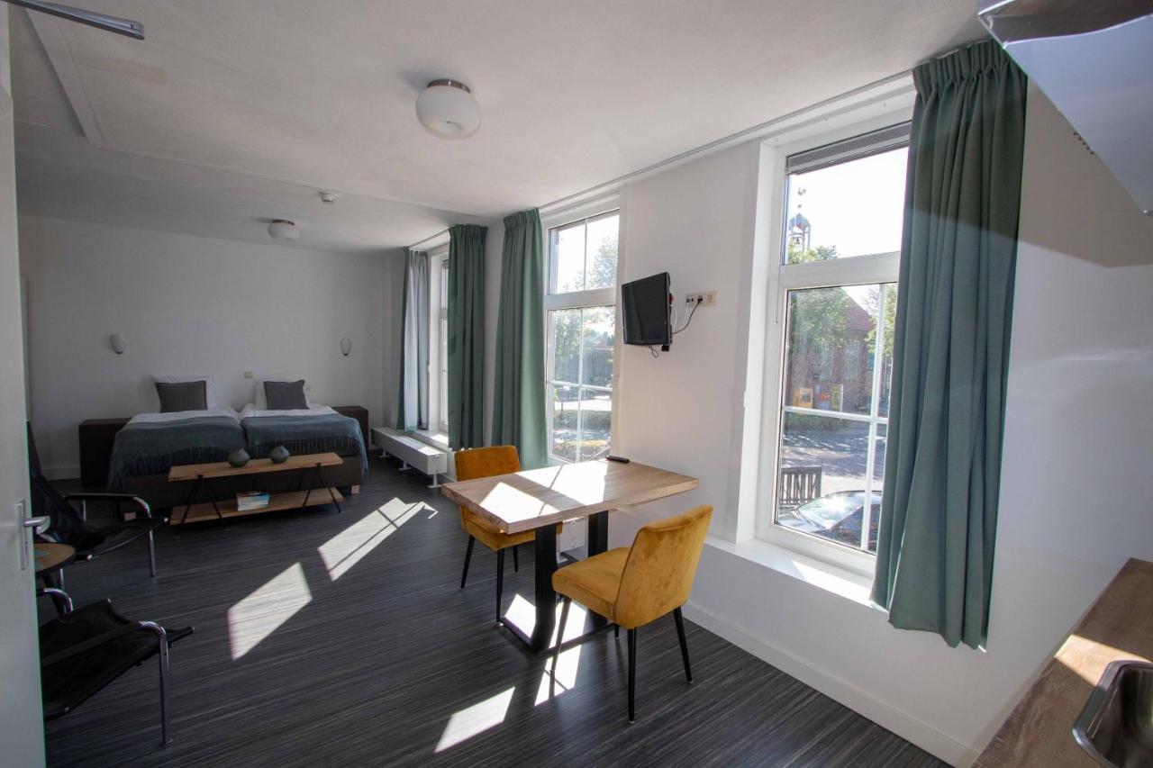 The Town Hotel Studios Appartments Zuidzande Buitenkant foto